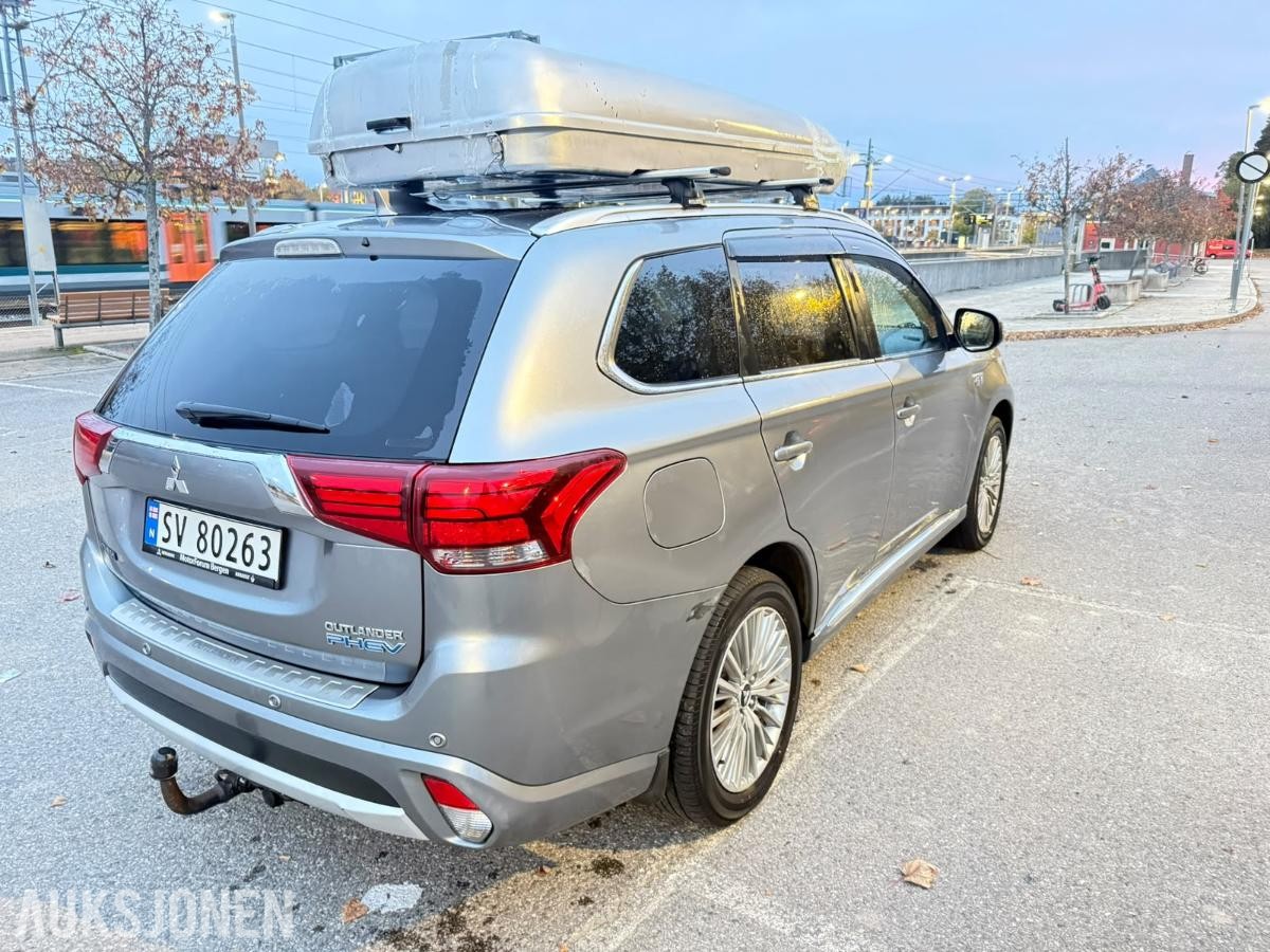 2017 Mitsubishi Outlander PHEV 2.0 HYBRID 202HK 4WD INSTYLE+ RYGGEKAMERA KUPEVARMER