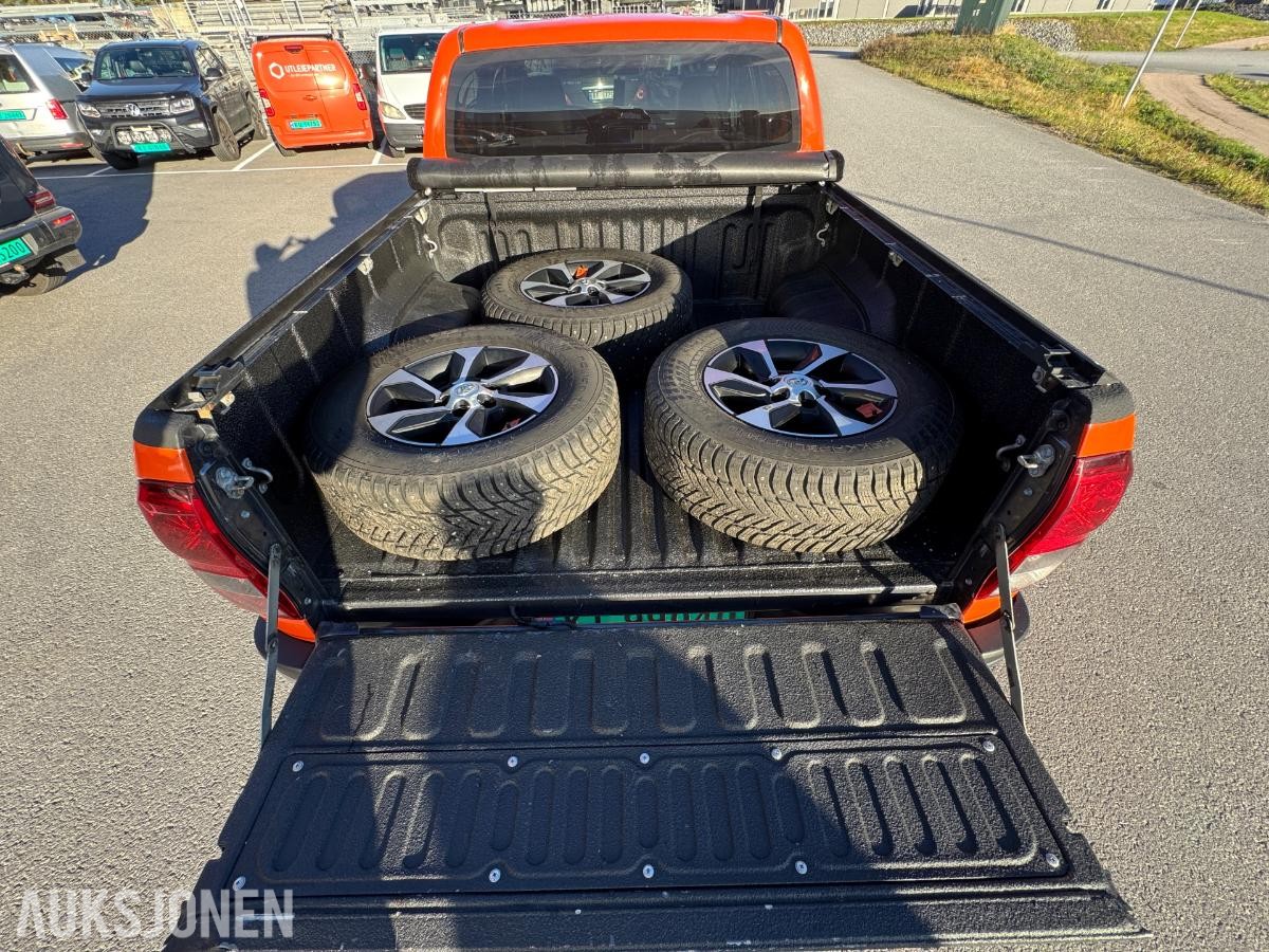 2019 Toyota Hilux Double Cab 2.4 150hk 4WD aut 4D / 204479km