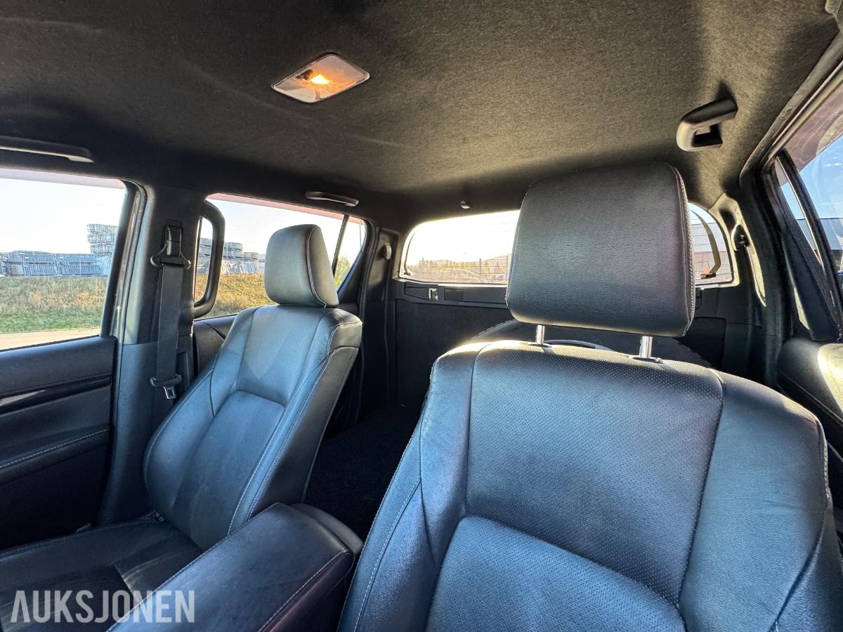 2019 Toyota Hilux Double Cab 2.4 150hk 4WD aut 4D / 204479km