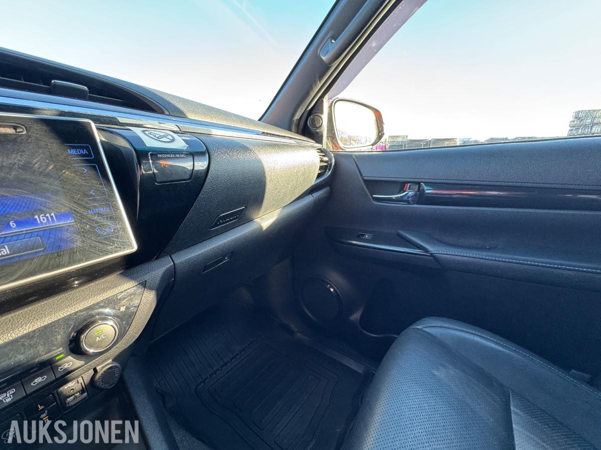 2019 Toyota Hilux Double Cab 2.4 150hk 4WD aut 4D / 204479km