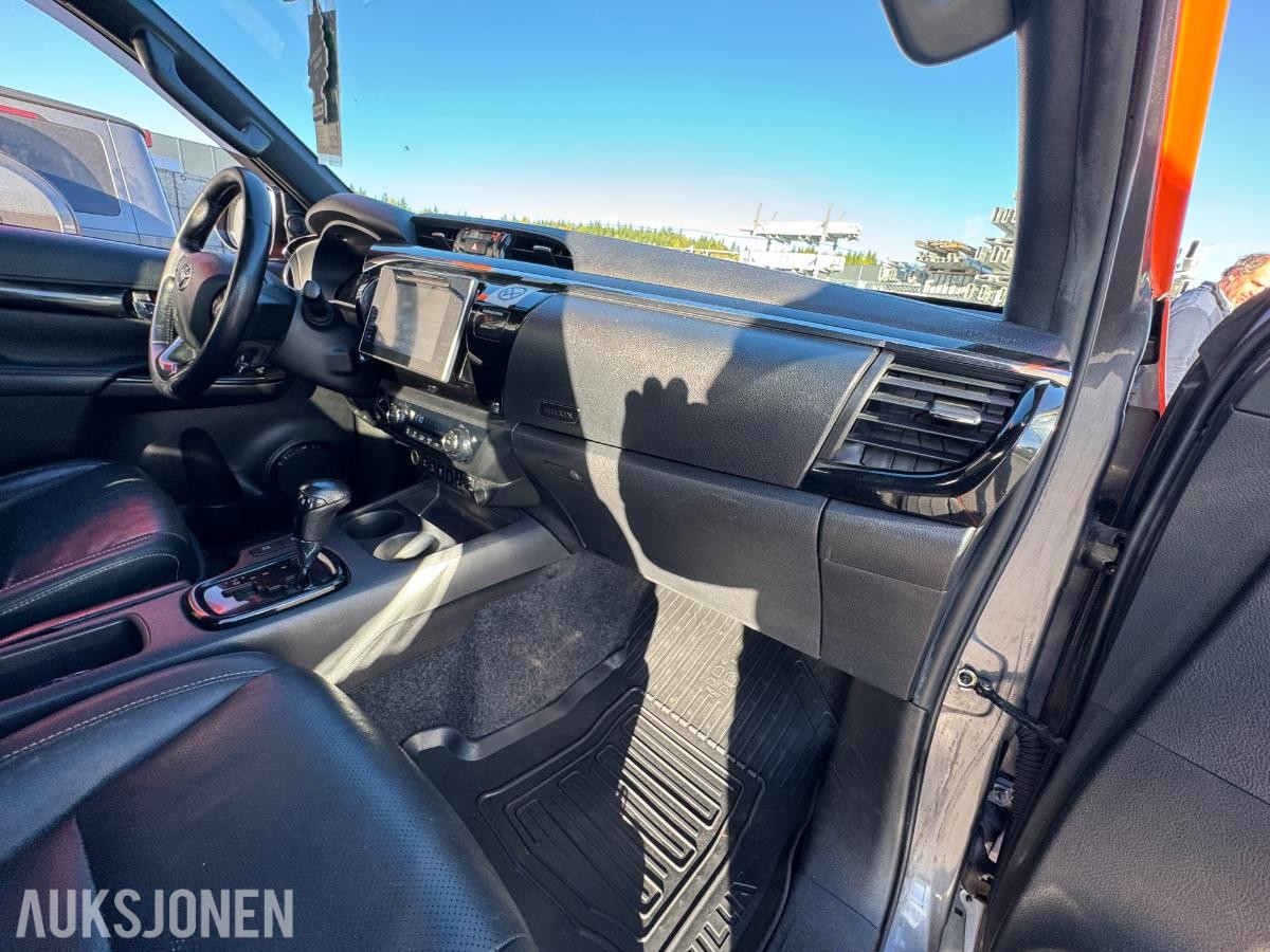 2019 Toyota Hilux Double Cab 2.4 150hk 4WD aut 4D / 204479km