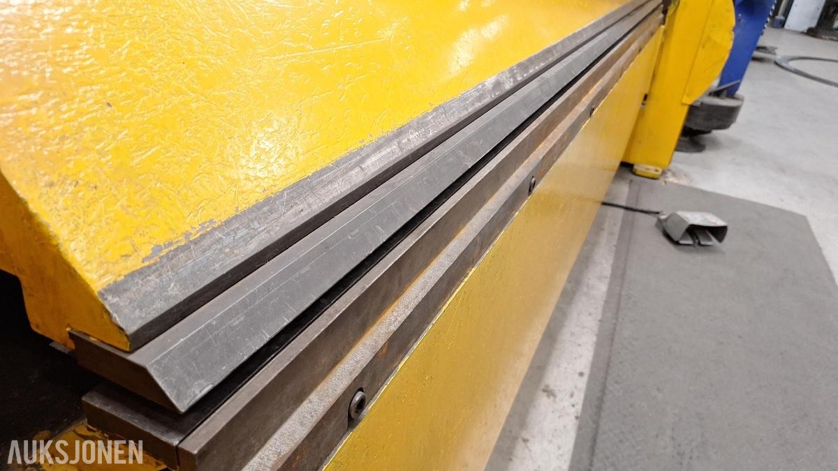 RAS 67.30 Knekkemaskin - Klippebredde: 3200mm