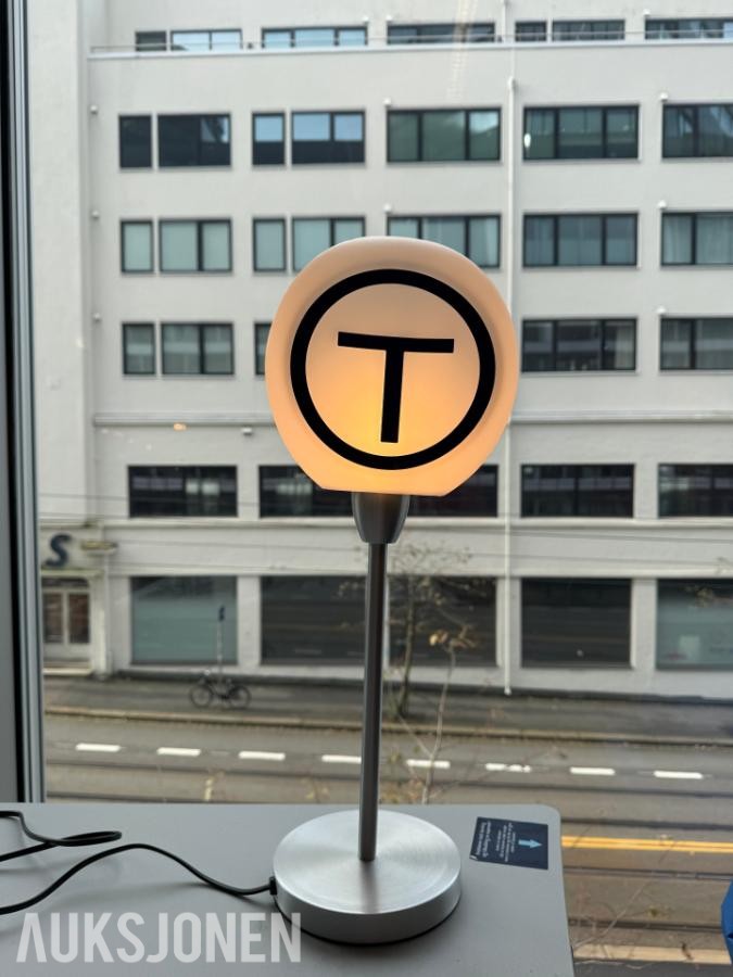 T-bane bordlampe