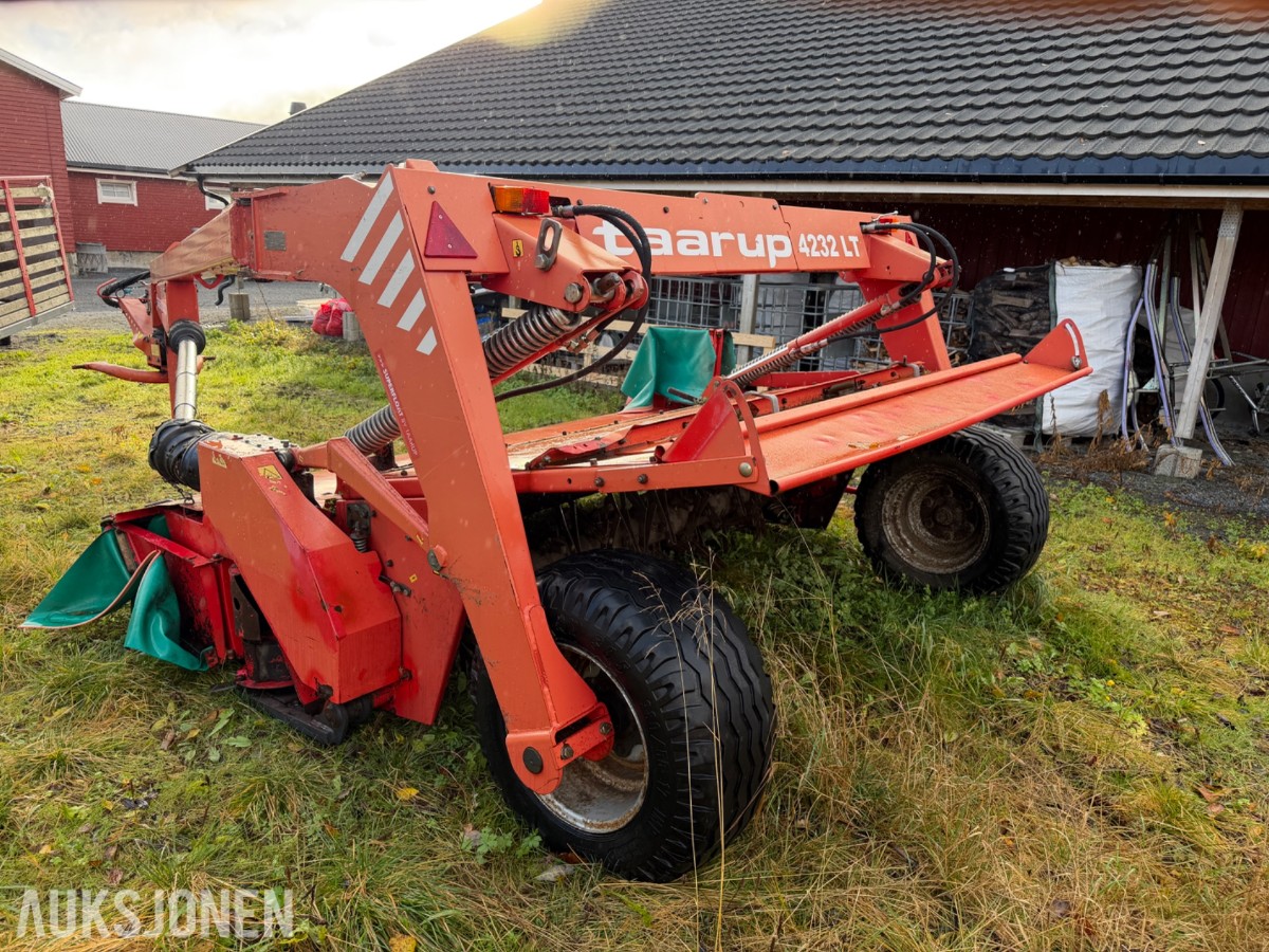 2008 KVERNLAND TAARUP 4232 LT SLÅMASKIN, 3,2 METERS ARBEIDSBREDDE