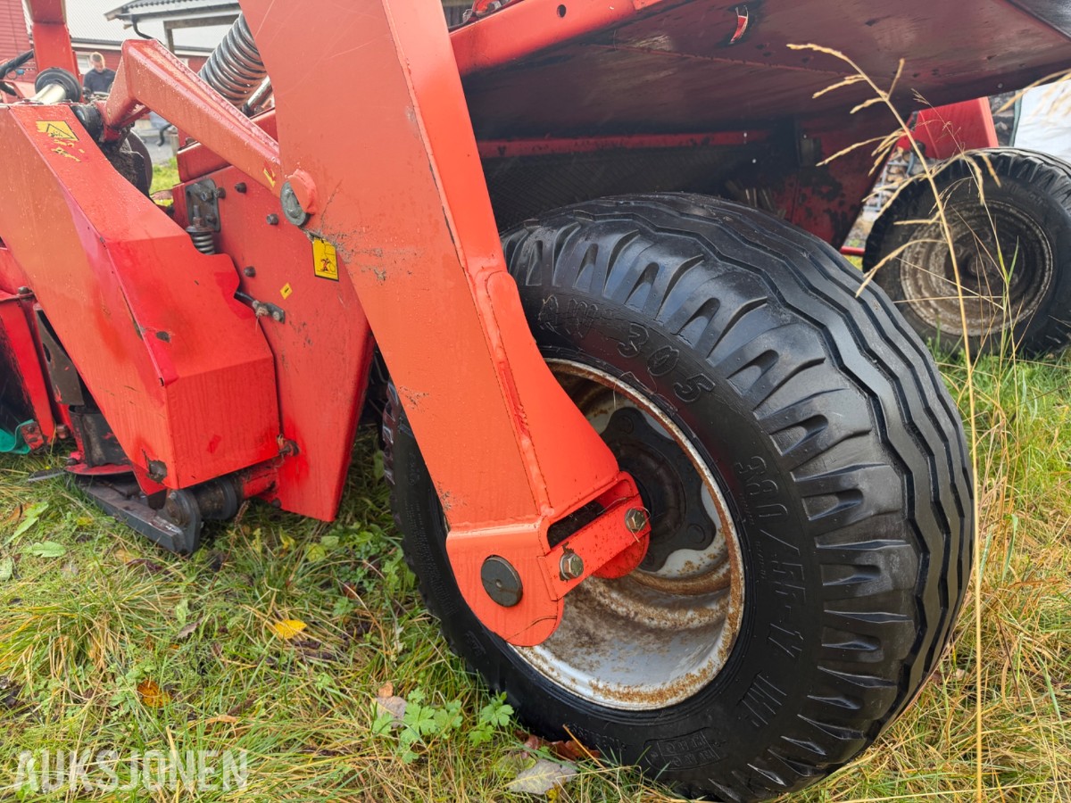 2008 KVERNLAND TAARUP 4232 LT SLÅMASKIN, 3,2 METERS ARBEIDSBREDDE