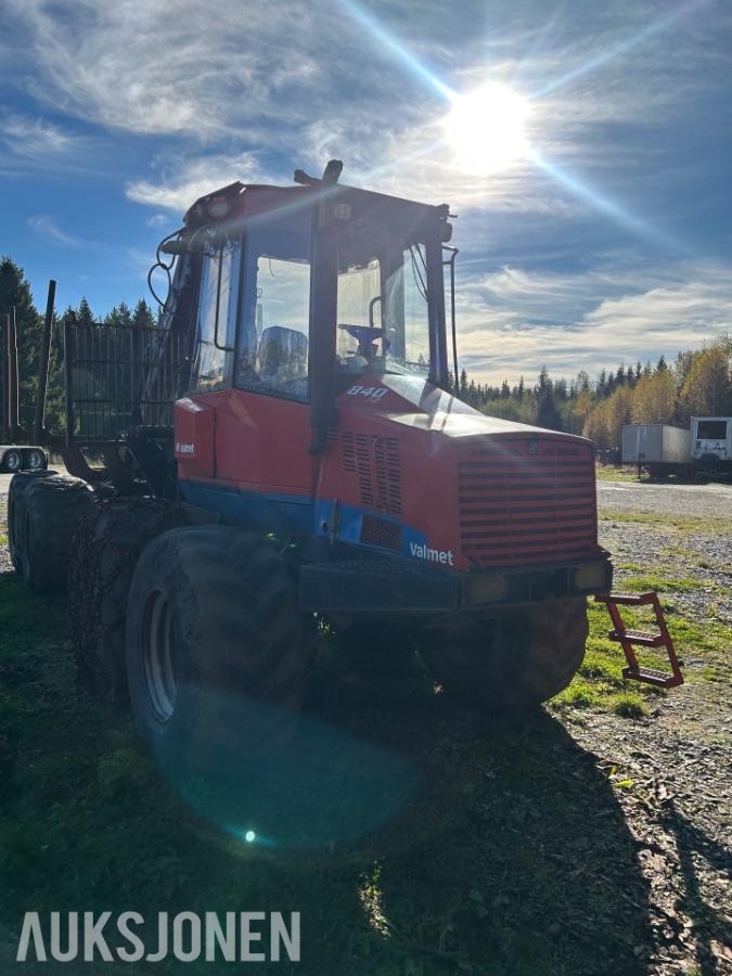 1998 Valmet 840.S2 lastbærer – reparasjonsobjekt