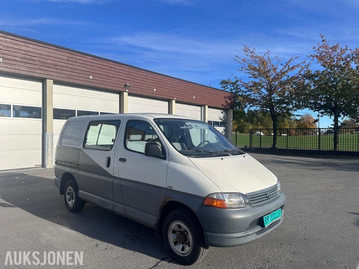 2006 Toyota HiAce 2.5 D 102HK 4WD HENGERFESTE SKYVEDØRER