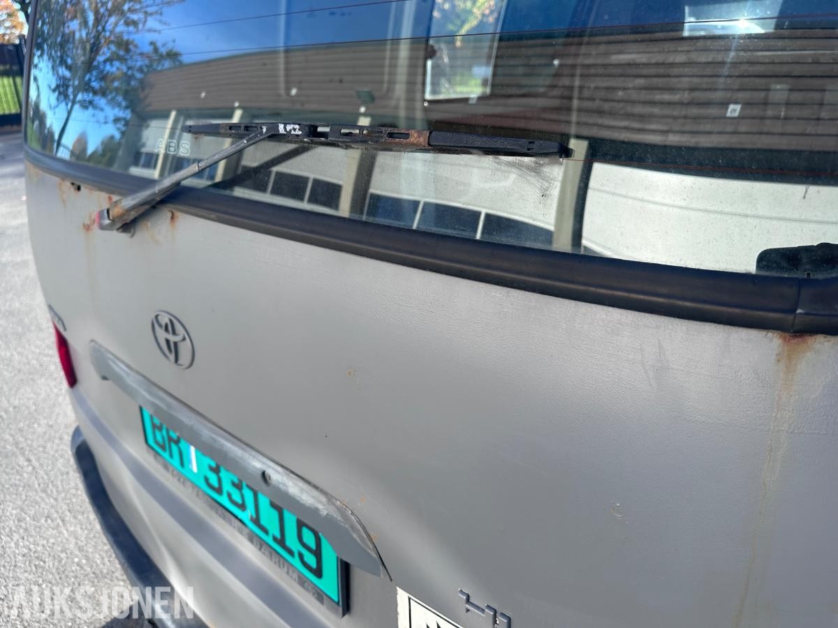 2006 Toyota HiAce 2.5 D 102HK 4WD HENGERFESTE SKYVEDØRER