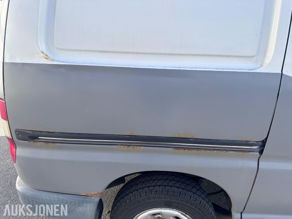 2006 Toyota HiAce 2.5 D 102HK 4WD HENGERFESTE SKYVEDØRER