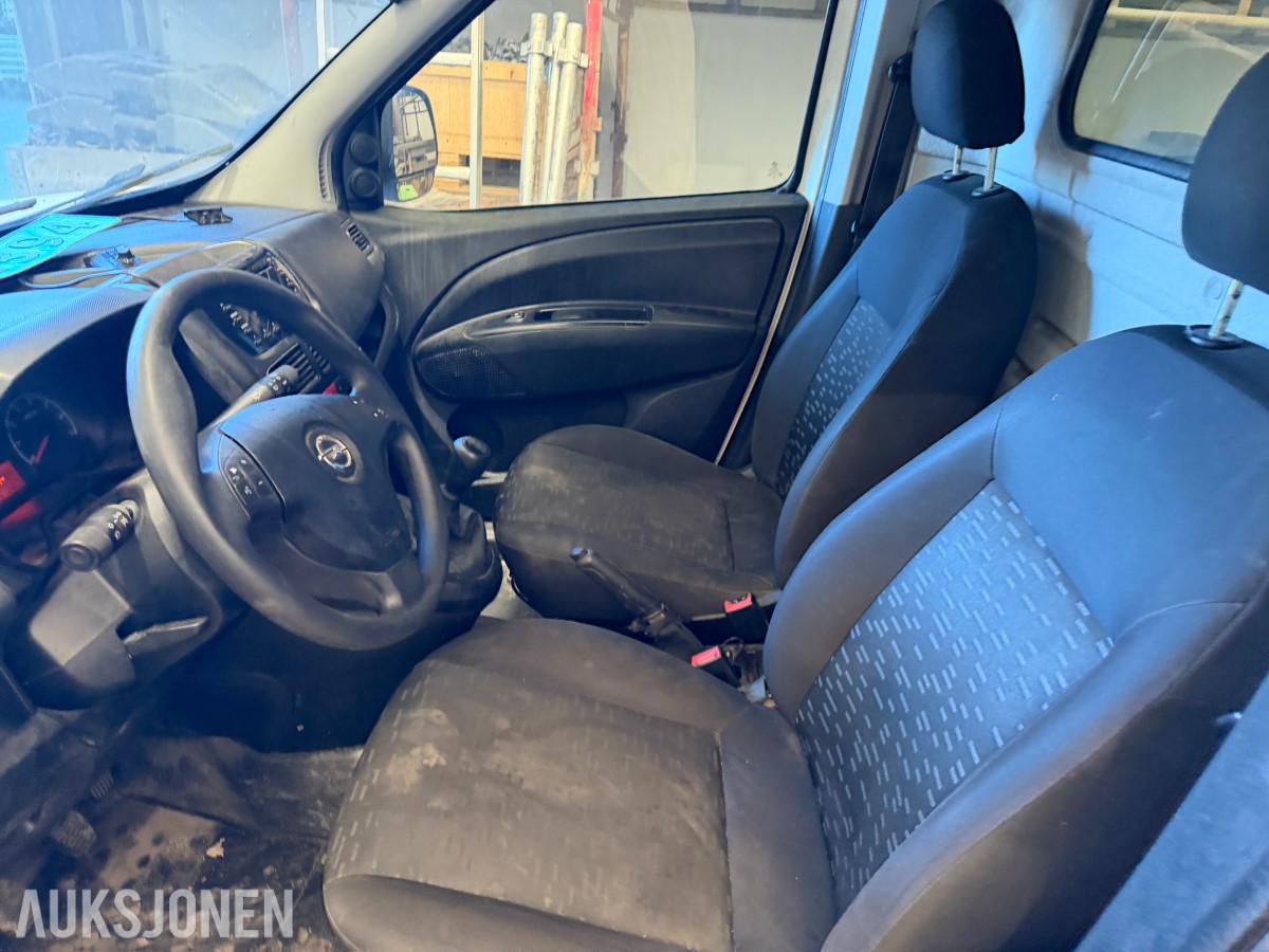 2015 Opel COMBO 1.2-90 D - repobjekt - 125 854 km