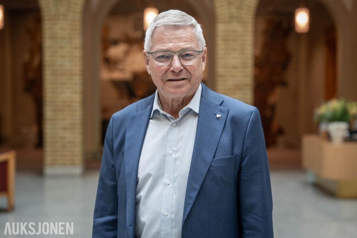 Auksjonsmiddag med 3 tidl. statsministre, en stjernekokk og hele Norges Bettan