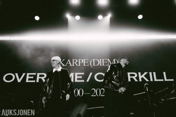 2 billetter til Karpes siste konsert + 2 Karpe World strandstoler