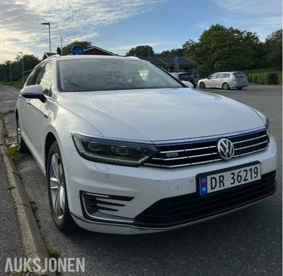 2017 Volkswagen Passat GTE HYBRID 274HK ACC, KAMERA, SOLTAK, KUPEVARMER