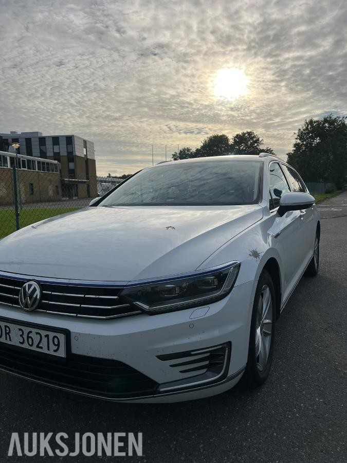 2017 Volkswagen Passat GTE HYBRID 274HK ACC, KAMERA, SOLTAK, KUPEVARMER