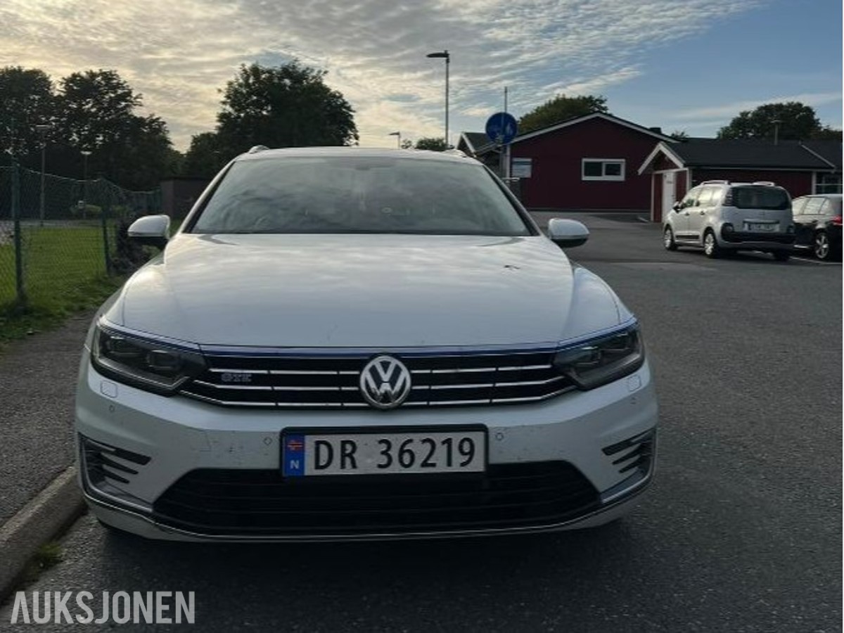 2017 Volkswagen Passat GTE HYBRID 274HK ACC, KAMERA, SOLTAK, KUPEVARMER