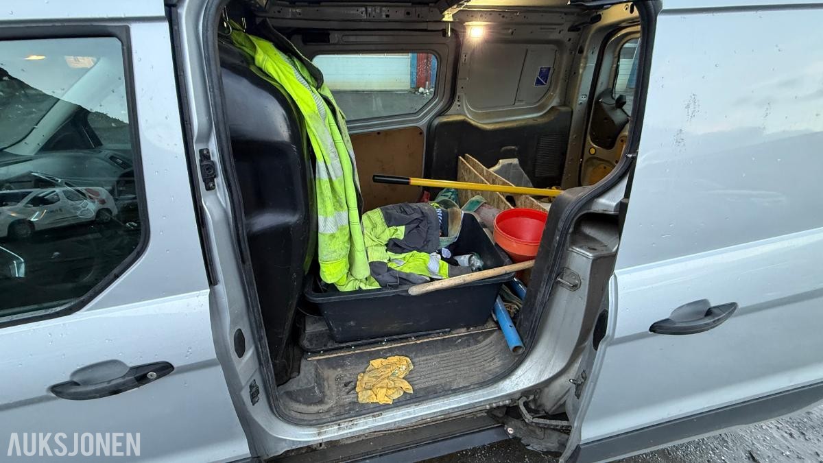 2017 Ford Transit Connect m/ drivstoffvarmer, 207844km