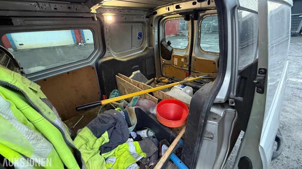 2017 Ford Transit Connect m/ drivstoffvarmer, 207844km