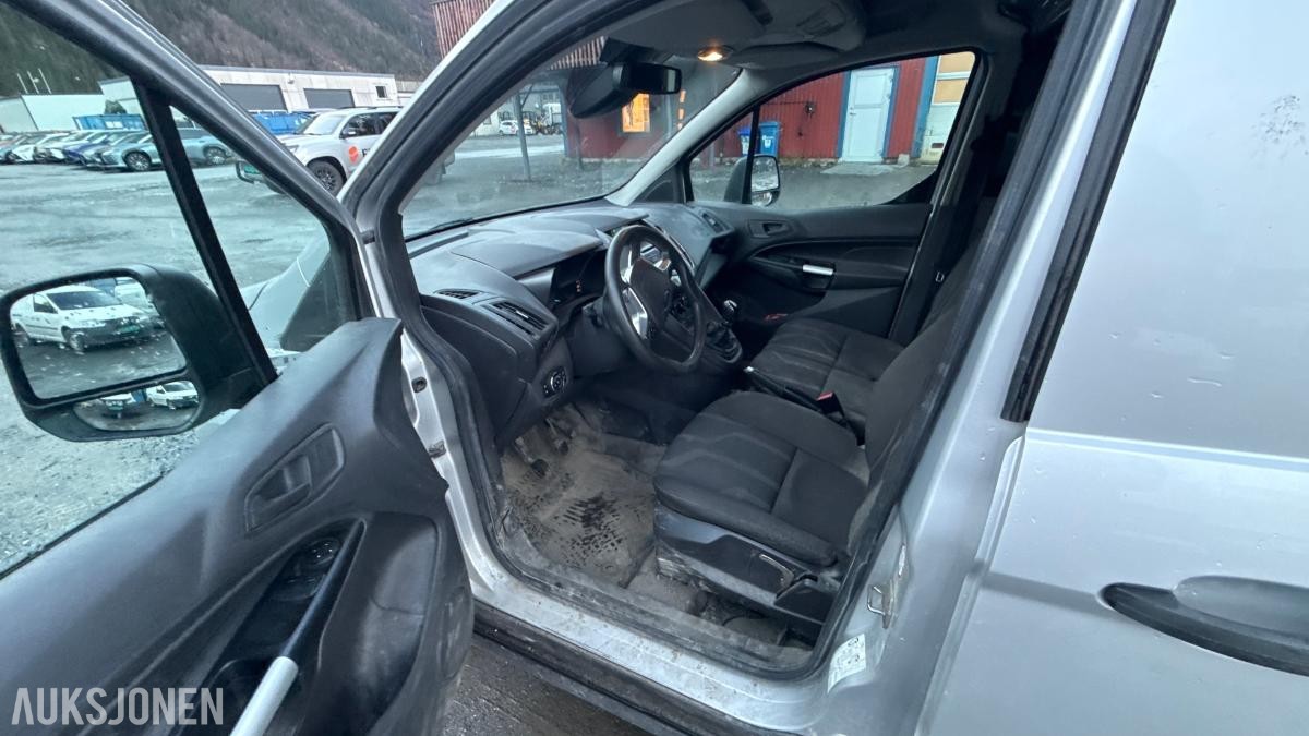 2017 Ford Transit Connect m/ drivstoffvarmer, 207844km