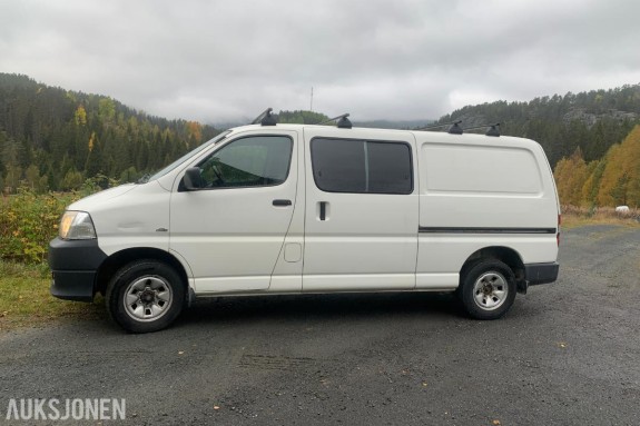 2011 Toyota HiAce 2.5 Diesel 4WD, Hengerfeste, EU OK til 09.2028