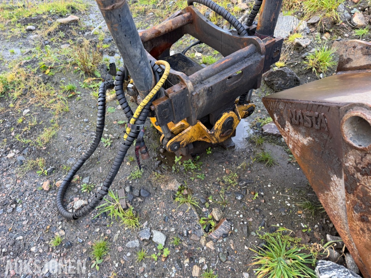 2008 Hitachi ZX225USPLC-3 Beltegraver, Engcon tiltrotator, S70, 2 skuffer