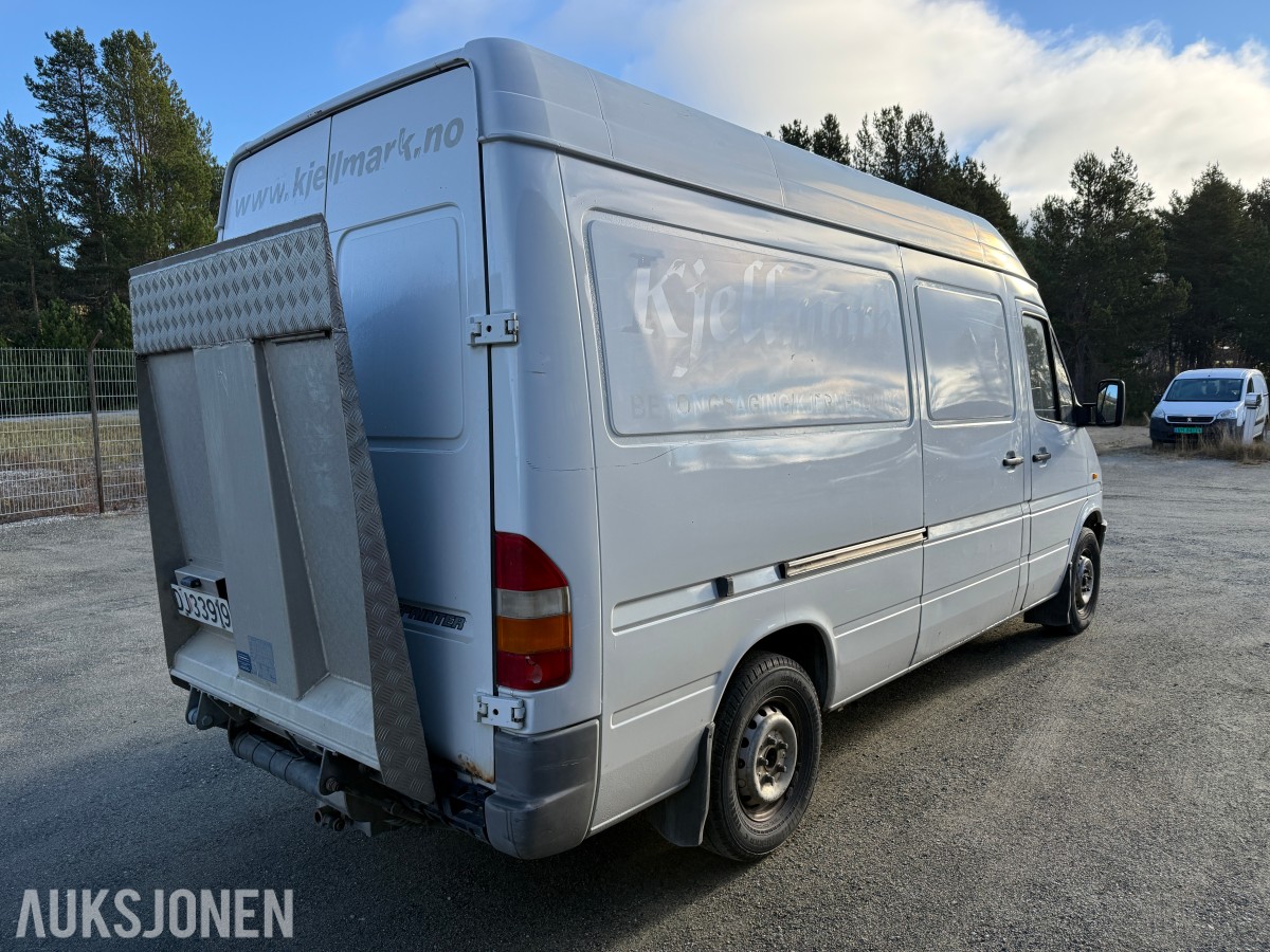 2001 Mercedes-Benz 312 D SPRINTER 2.9-122 D - Hydraulisk bakløfter