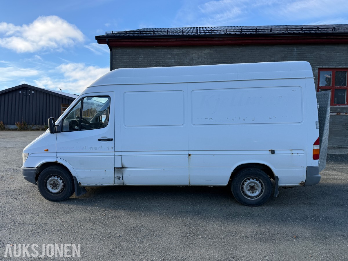 2001 Mercedes-Benz 312 D SPRINTER 2.9-122 D - Hydraulisk bakløfter