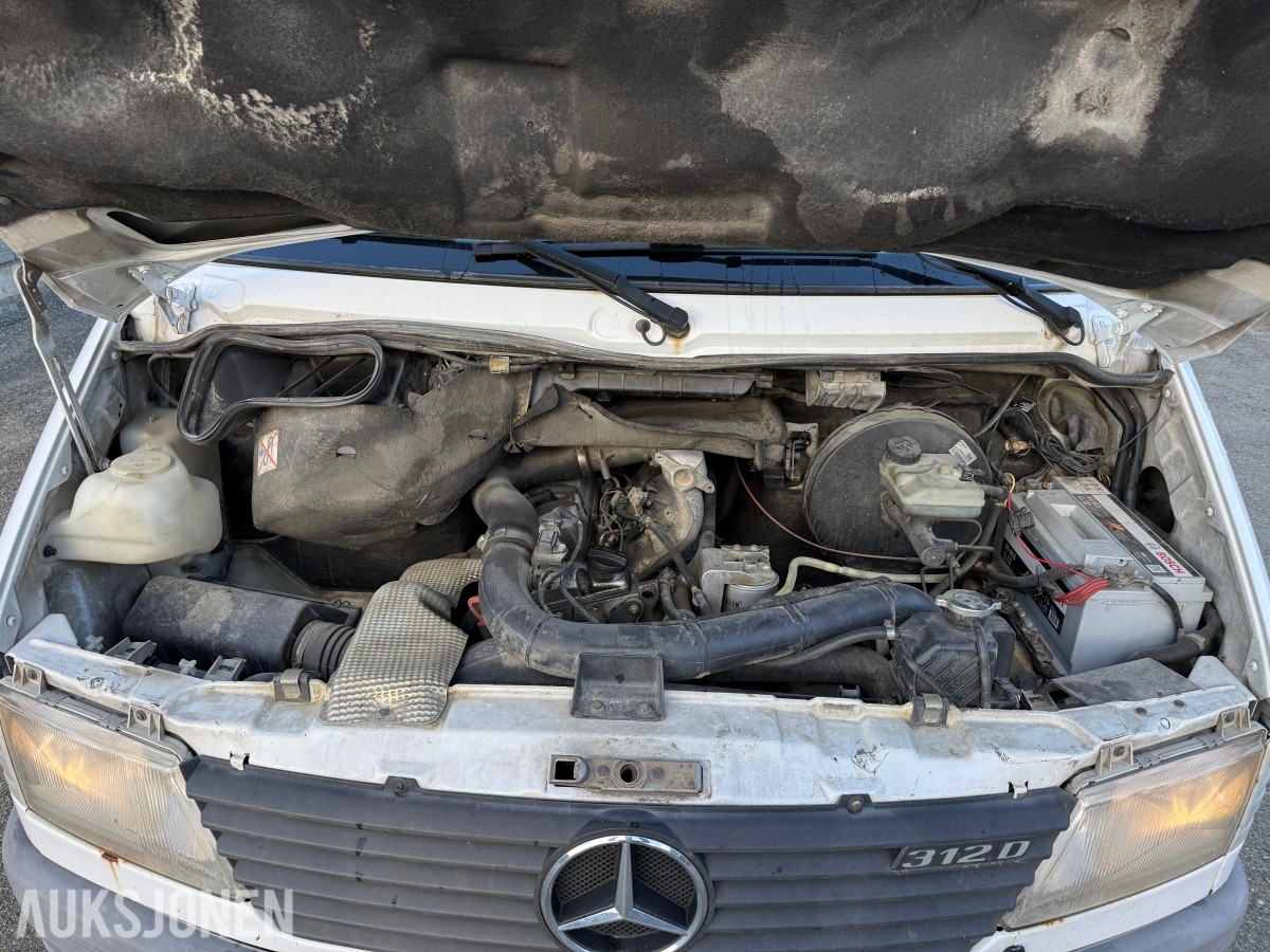 2001 Mercedes-Benz 312 D SPRINTER 2.9-122 D - Hydraulisk bakløfter