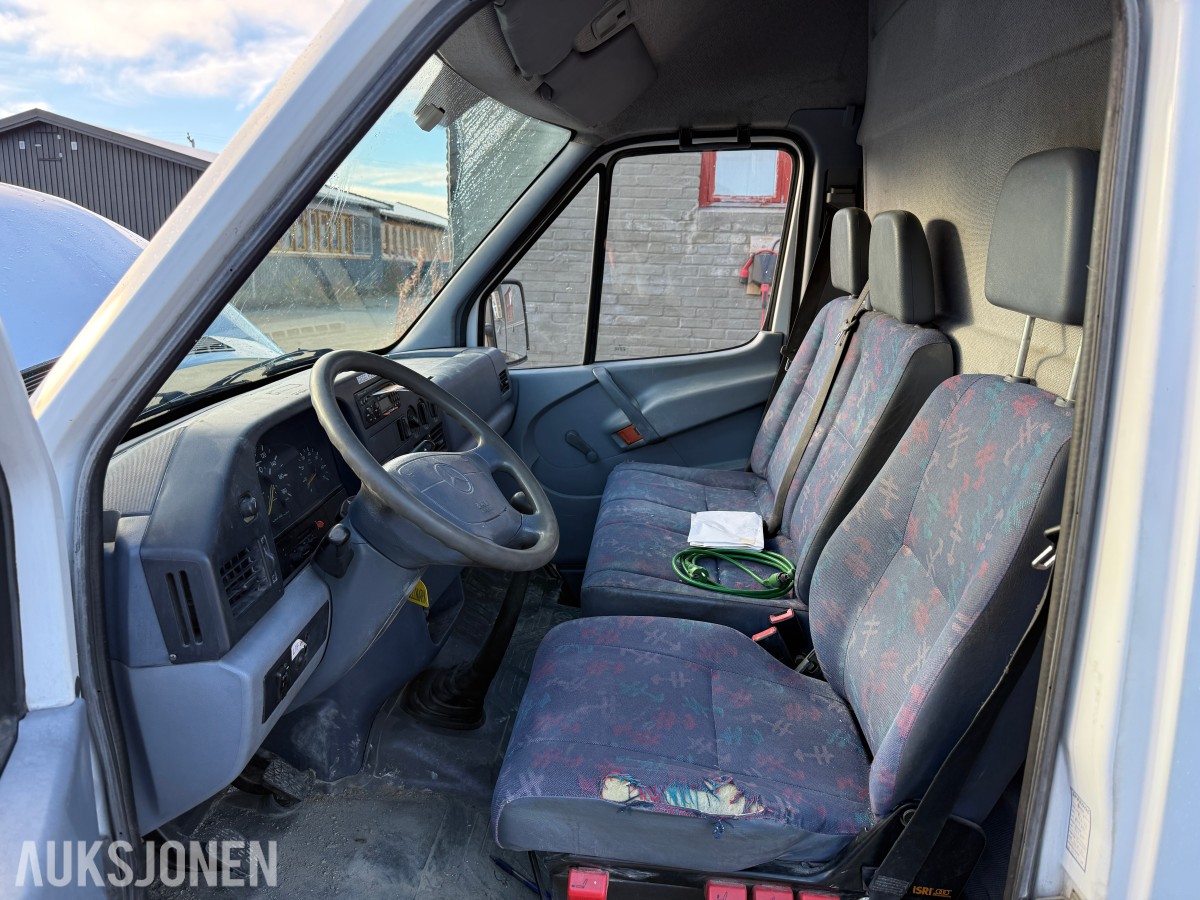 2001 Mercedes-Benz 312 D SPRINTER 2.9-122 D - Hydraulisk bakløfter