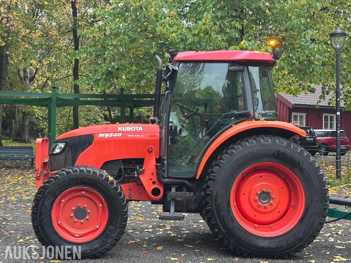 2010 Kubota M9540 traktor med lasteapparat