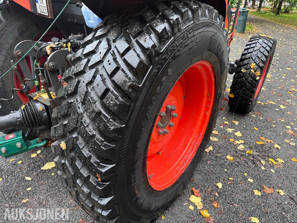 2010 Kubota M9540 traktor med lasteapparat