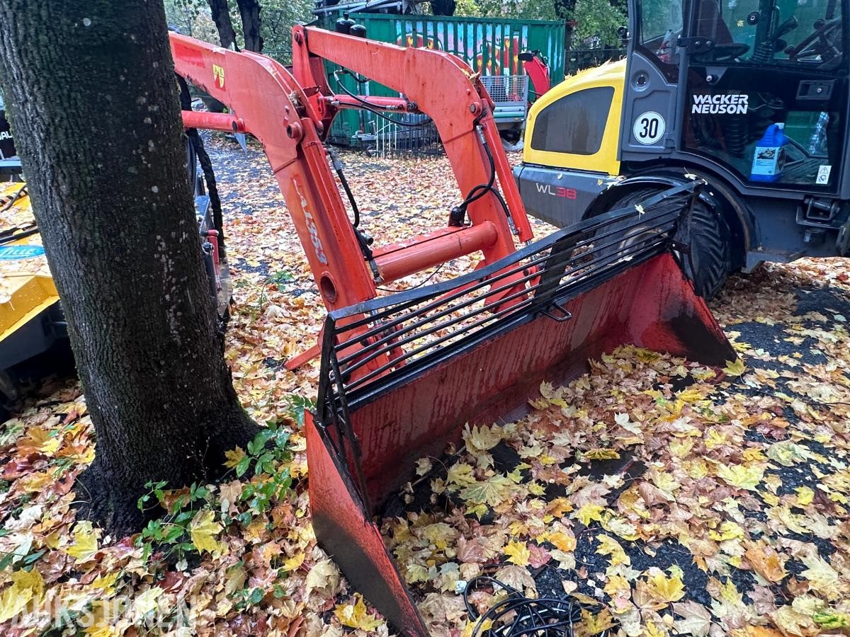 2010 Kubota M9540 traktor med lasteapparat