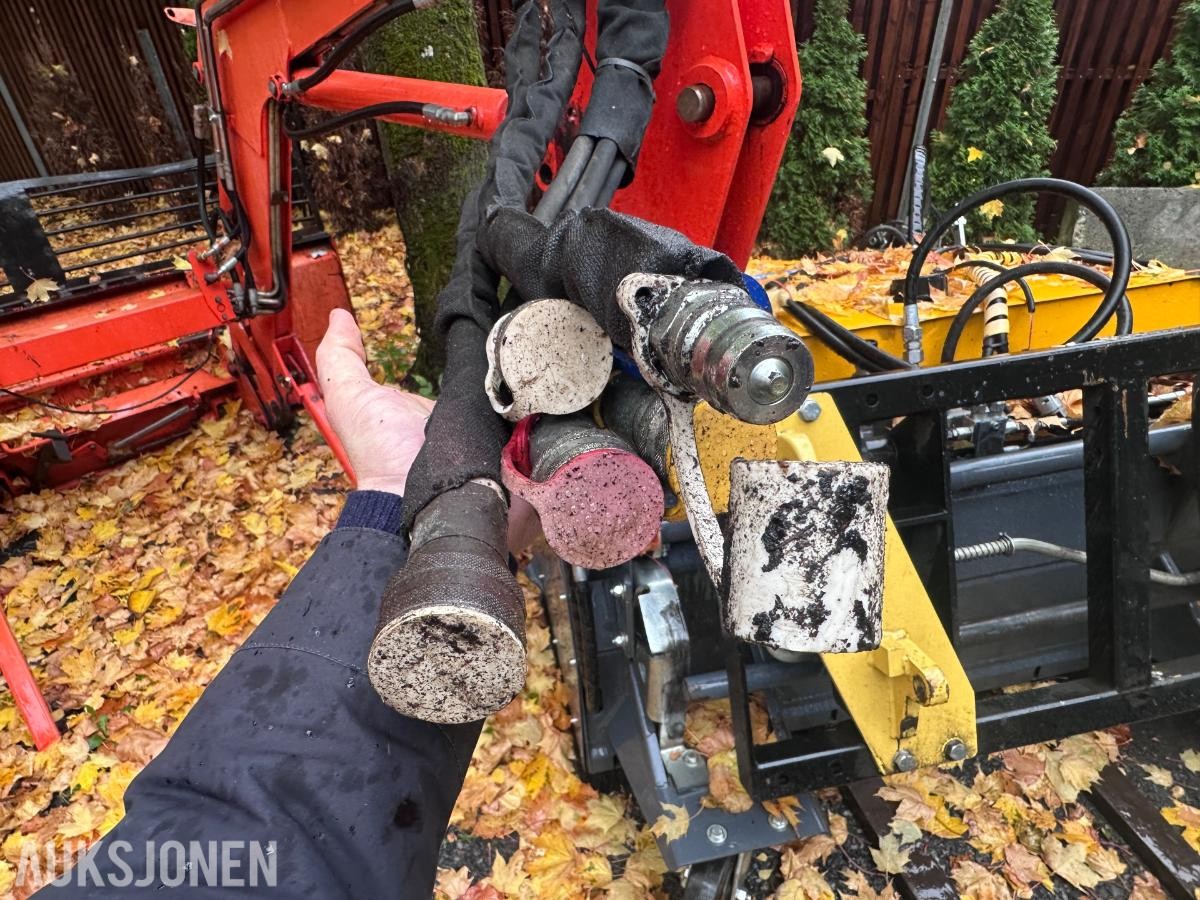 2010 Kubota M9540 traktor med lasteapparat