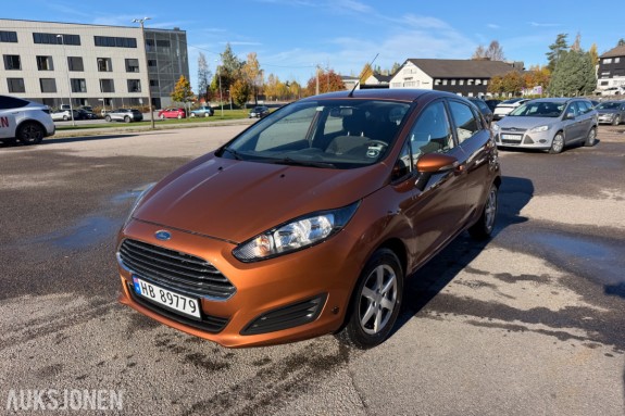 2013 mod. Ford Fiesta 1,0 Bensin. 80 HK, Ryggesensorer, AC, 142000 km. 
