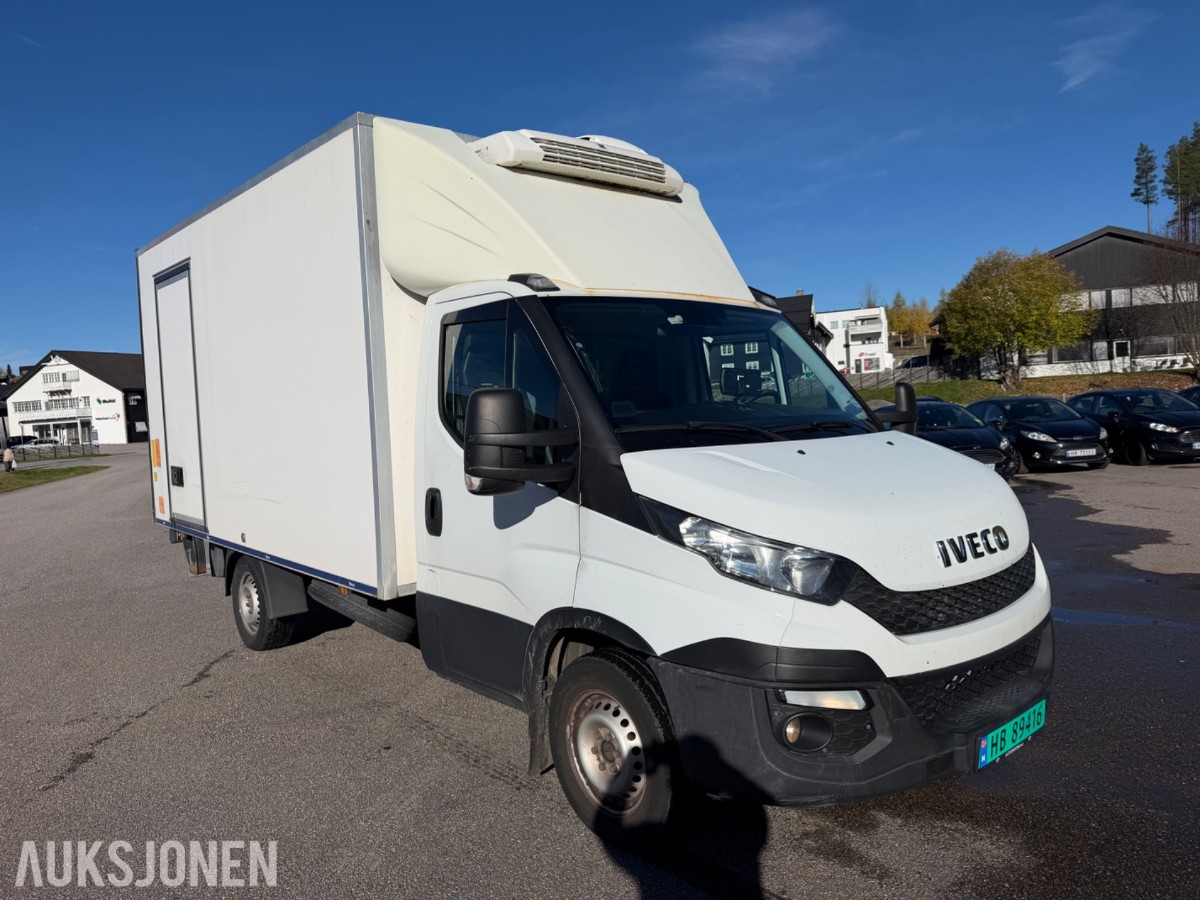2016 mod. Iveco Daily m/Thermoskap og aggerigat. 174859 km.