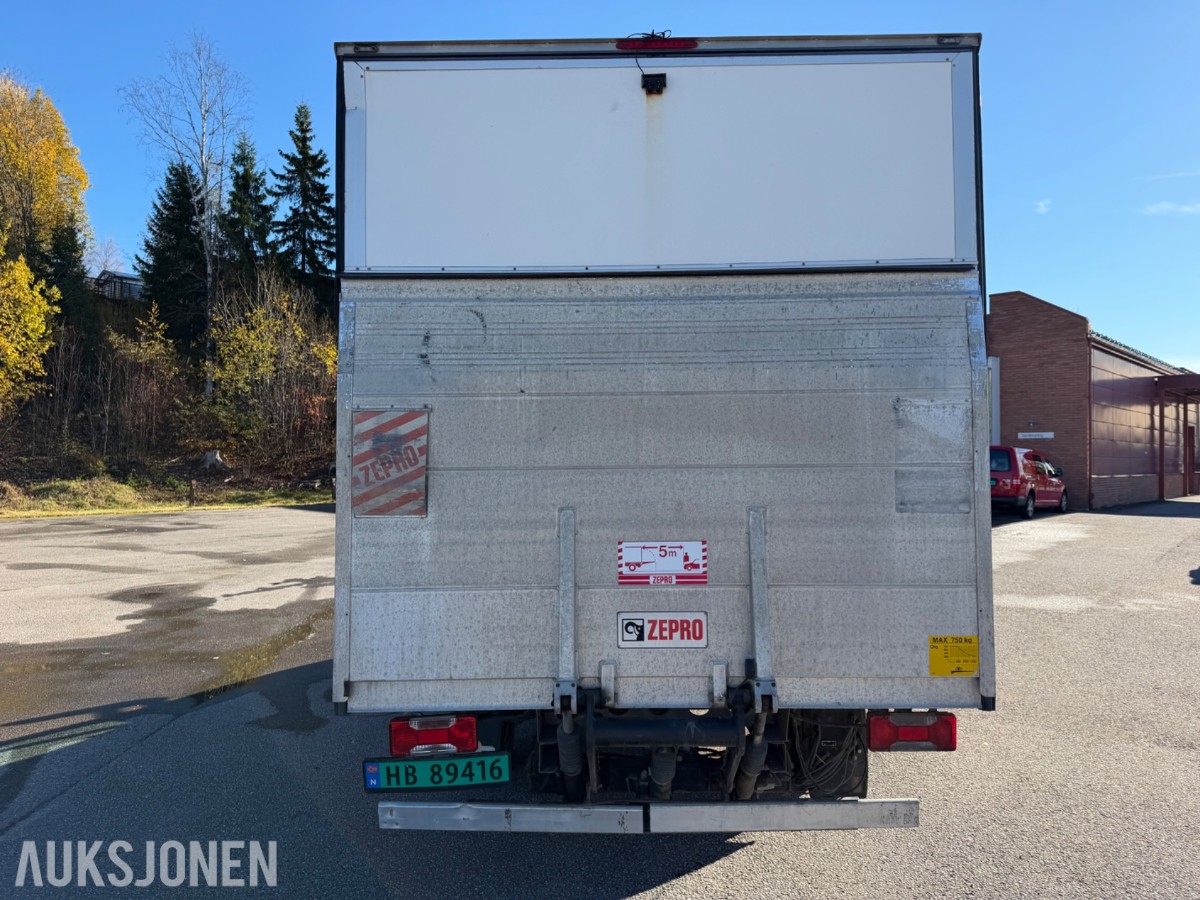 2016 mod. Iveco Daily m/Thermoskap og aggerigat. 174859 km.