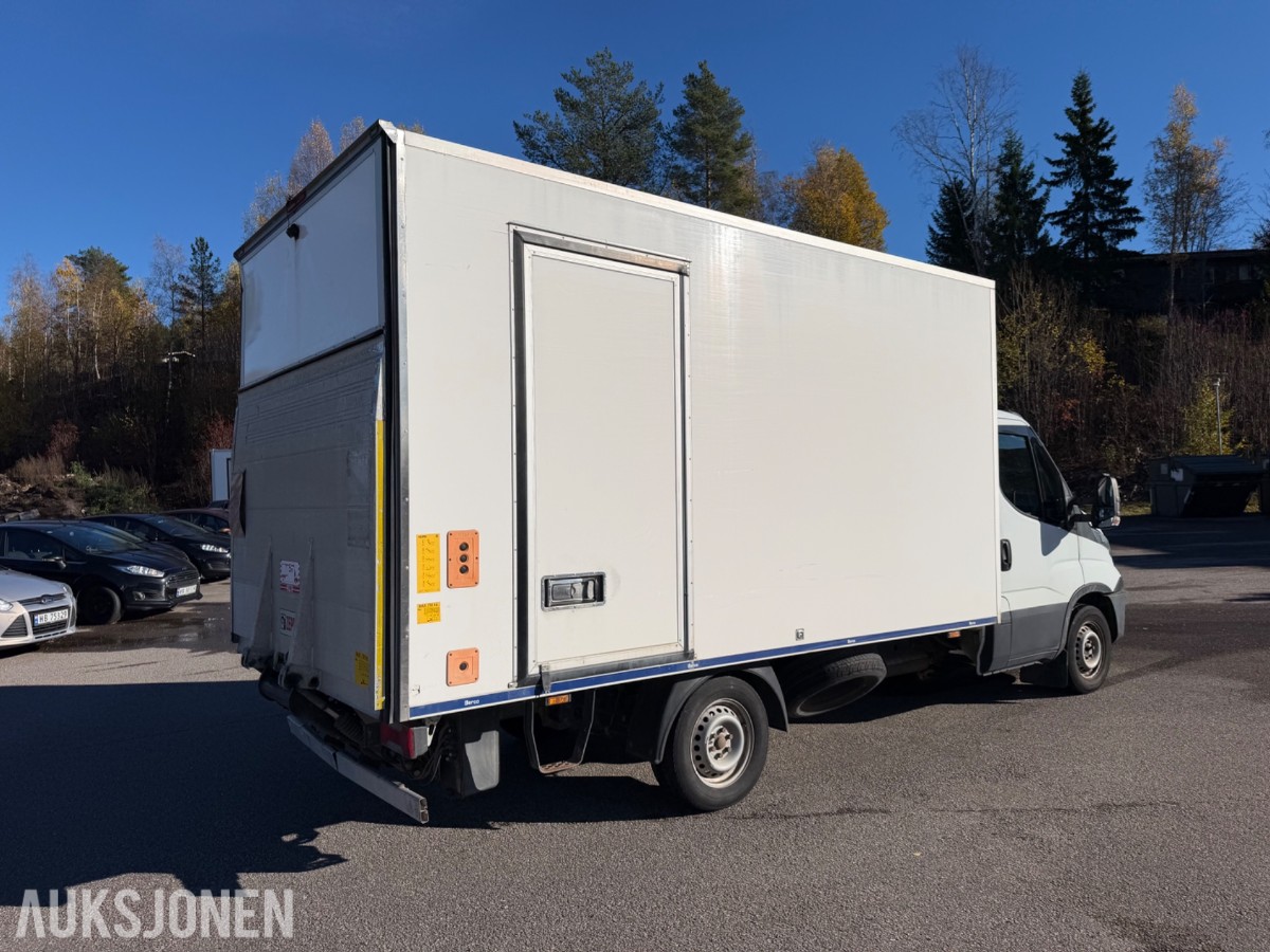 2016 mod. Iveco Daily m/Thermoskap og aggerigat. 174859 km.