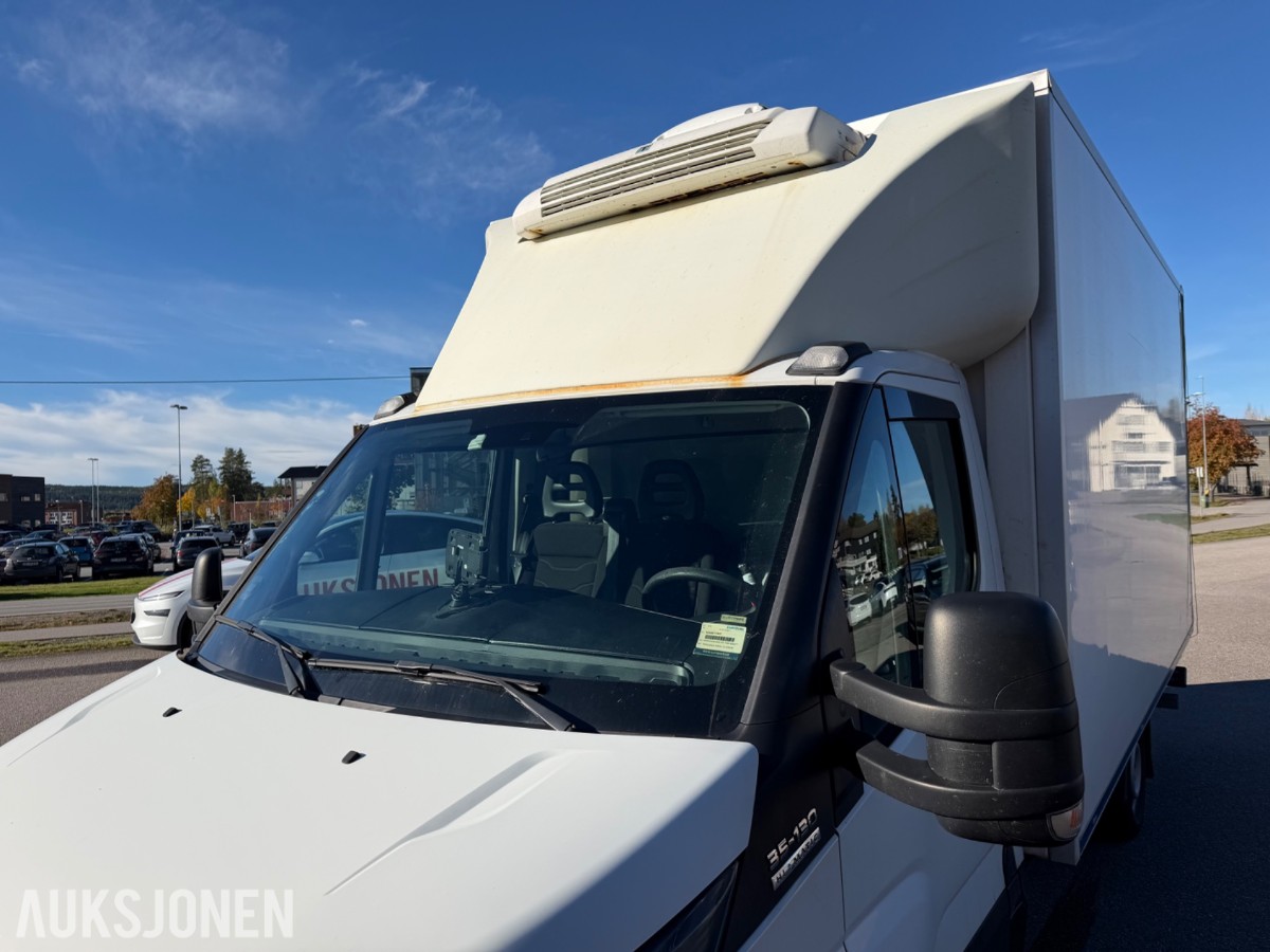 2016 mod. Iveco Daily m/Thermoskap og aggerigat. 174859 km.