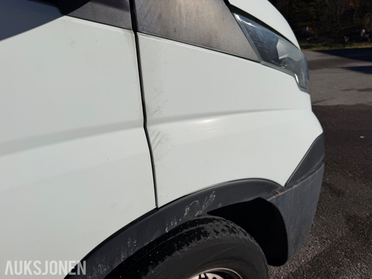 2016 mod. Iveco Daily m/Thermoskap og aggerigat. 174859 km.