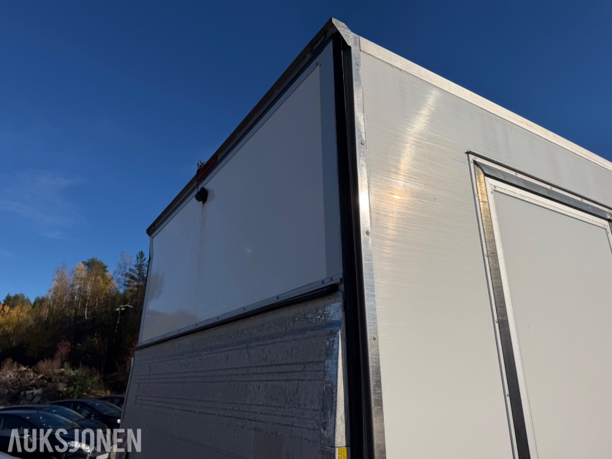 2016 mod. Iveco Daily m/Thermoskap og aggerigat. 174859 km.