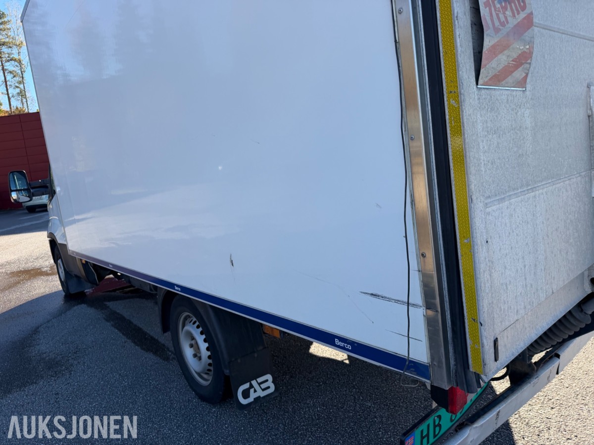 2016 mod. Iveco Daily m/Thermoskap og aggerigat. 174859 km.
