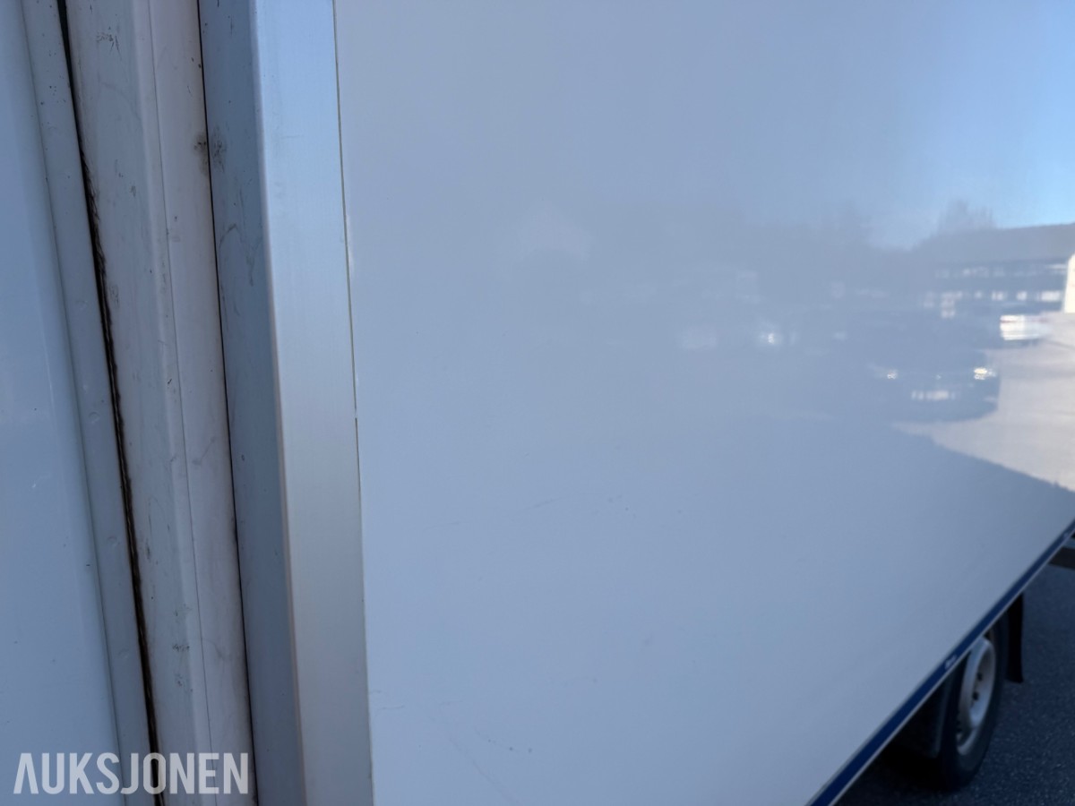 2016 mod. Iveco Daily m/Thermoskap og aggerigat. 174859 km.
