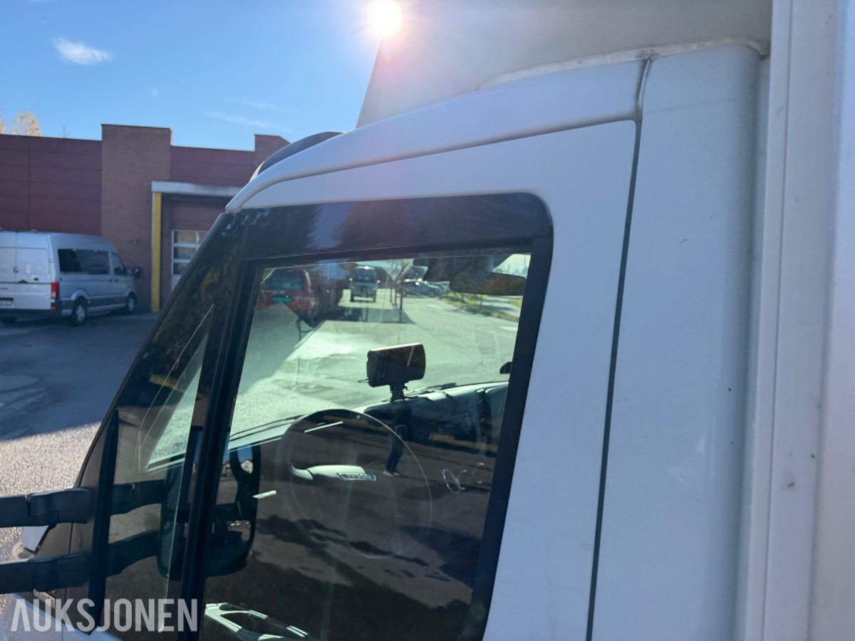 2016 mod. Iveco Daily m/Thermoskap og aggerigat. 174859 km.