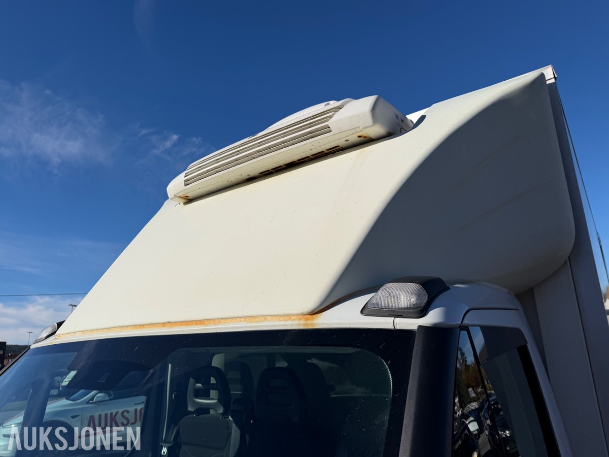 2016 mod. Iveco Daily m/Thermoskap og aggerigat. 174859 km.