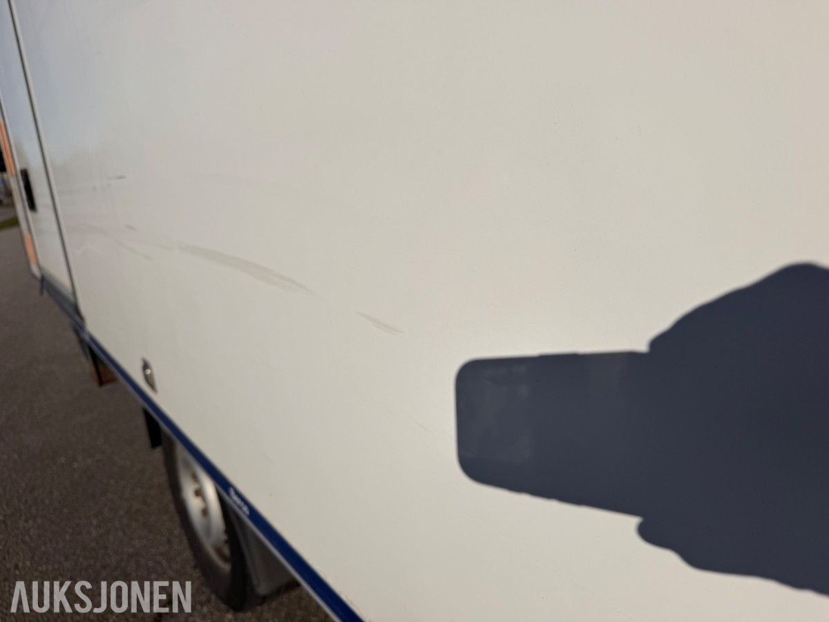 2016 mod. Iveco Daily m/Thermoskap og aggerigat. 174859 km.