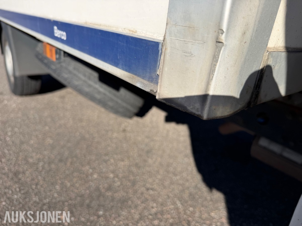 2016 mod. Iveco Daily m/Thermoskap og aggerigat. 174859 km.