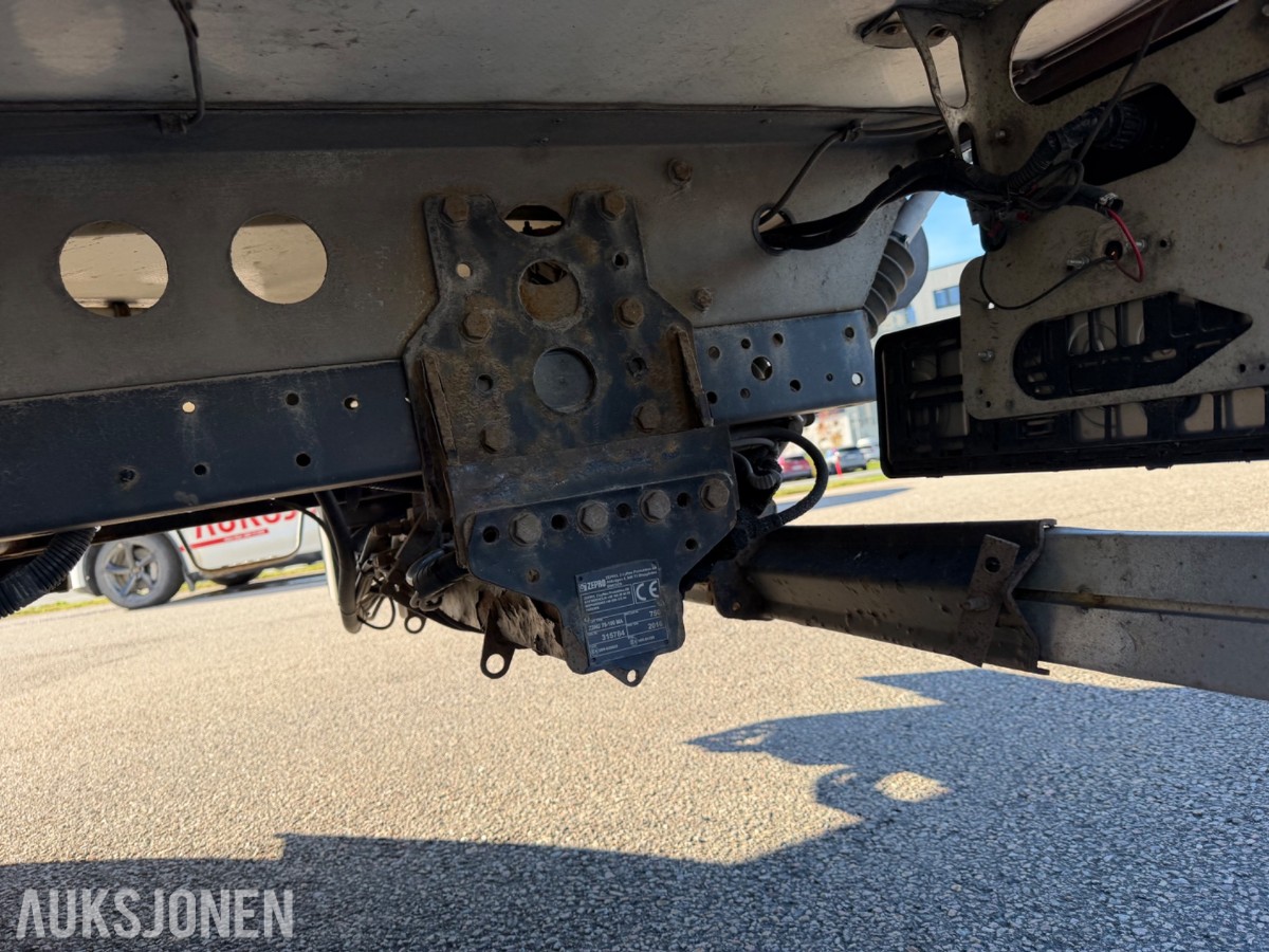 2016 mod. Iveco Daily m/Thermoskap og aggerigat. 174859 km.