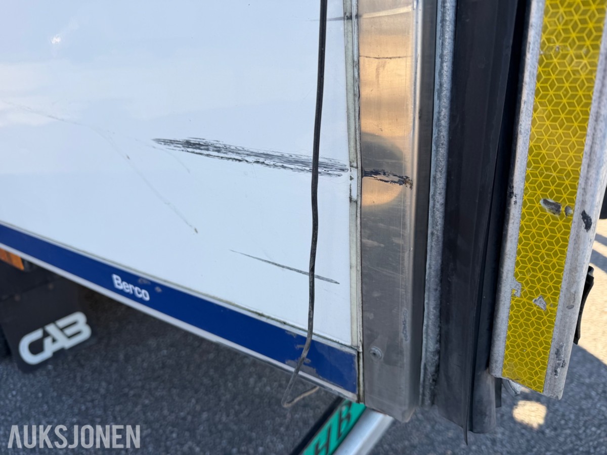 2016 mod. Iveco Daily m/Thermoskap og aggerigat. 174859 km.