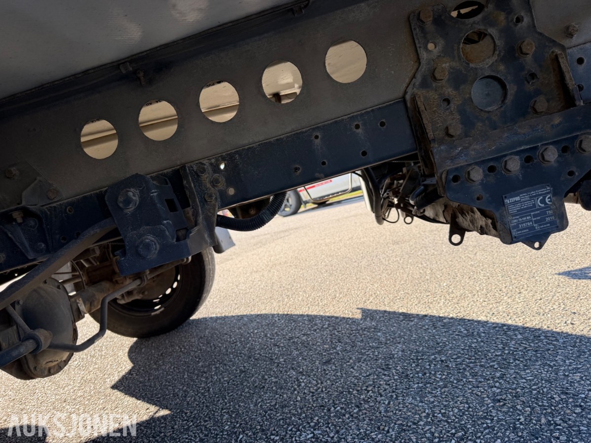 2016 mod. Iveco Daily m/Thermoskap og aggerigat. 174859 km.