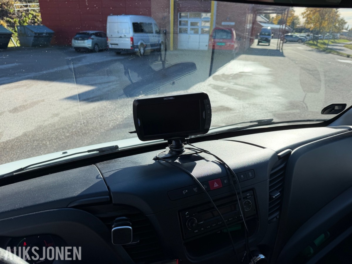 2016 mod. Iveco Daily m/Thermoskap og aggerigat. 174859 km.