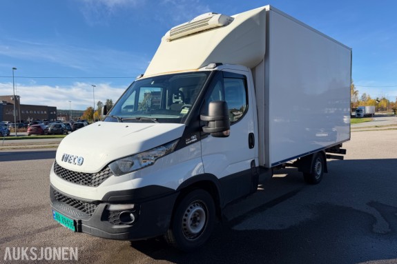 2016 mod. Iveco Daily m/Thermoskap og aggerigat. 174859 km. 